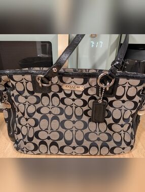 Coach Gallery Signature Zip Canvas Tote Bag *PROJECT* FIRM